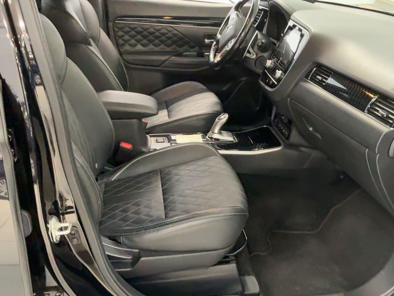 car Mitsubishi Outlander id231255 photo #17
