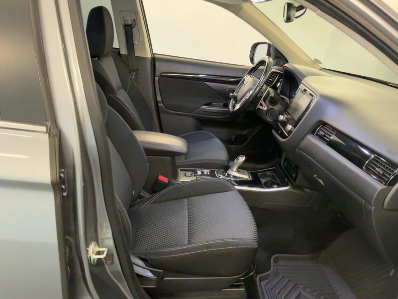 car Mitsubishi Outlander id231300 photo #16