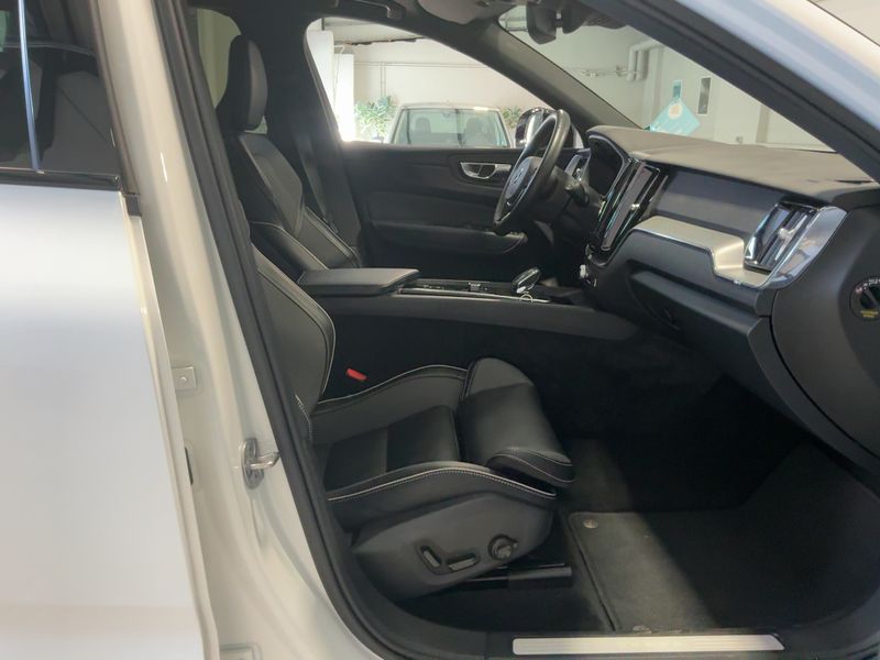 car Volvo XC60 id234344 photo #17