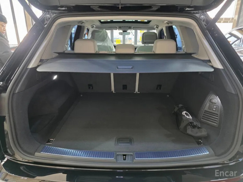 car Volkswagen Touareg id235843 photo #13