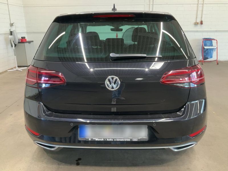 car Volkswagen Golf id240552 photo #3