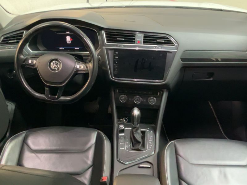 car Volkswagen Tiguan id240566 photo #17