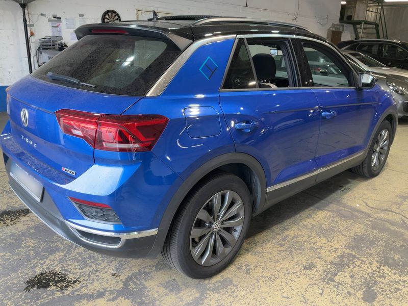 car Volkswagen T-Roc id240593 photo #4