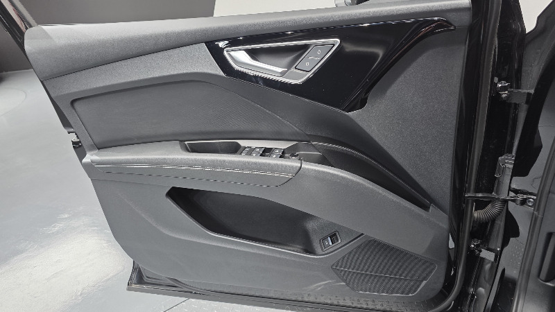 car Audi Q4 e-tron id241308 photo #24