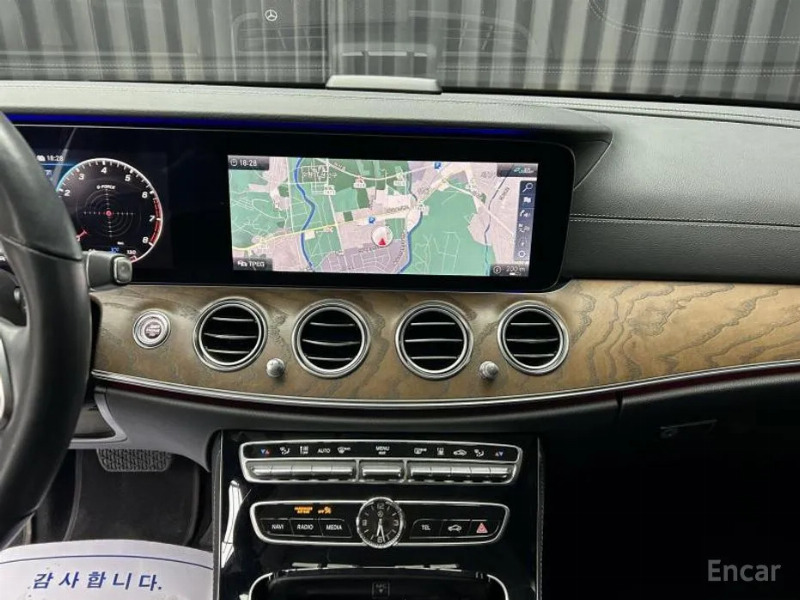 car Mercedes E-Class id249054 photo #12