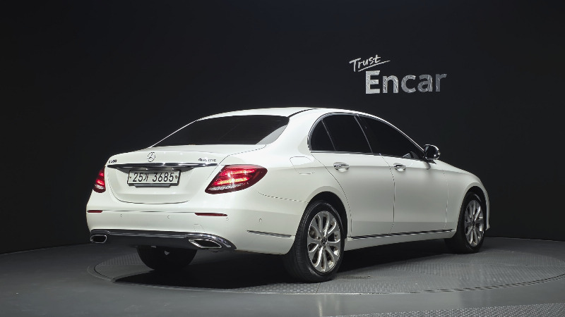 car Mercedes E-Class id249569 photo #2
