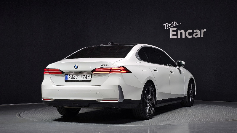 car BMW 5 Series id252320 photo #2