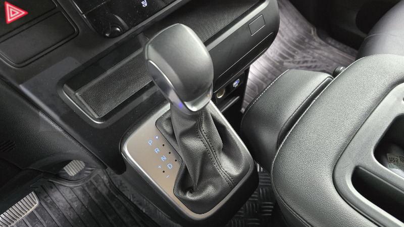 car Hyundai Staria id256978 photo #9
