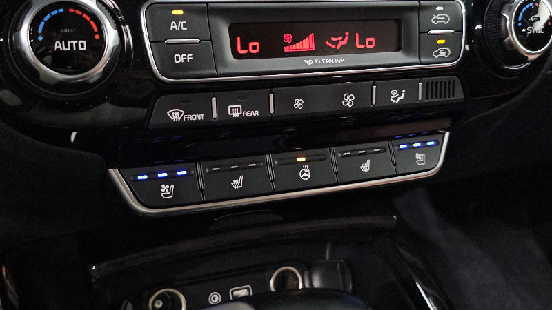 car KIA Sorento id259675 photo #17