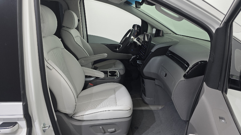 car Hyundai Staria id262084 photo #11