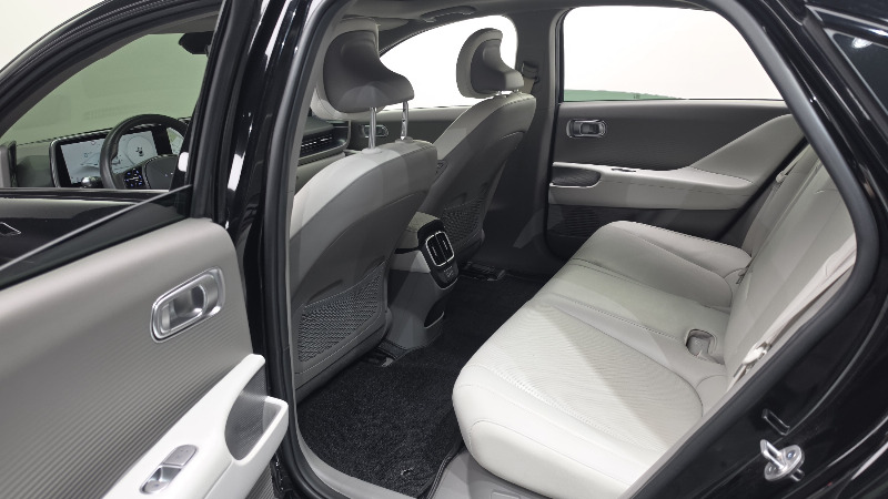 car Hyundai IONIQ 6 id262761 photo #26