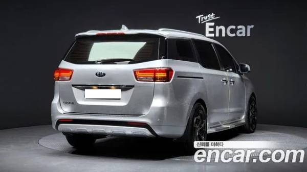 car KIA Carnival id14912 photo #3