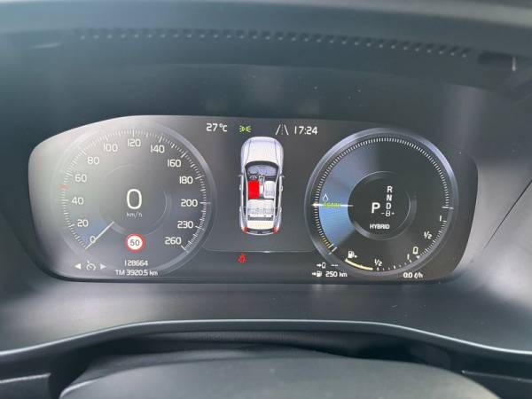 car Volvo XC40 id14955 photo #9