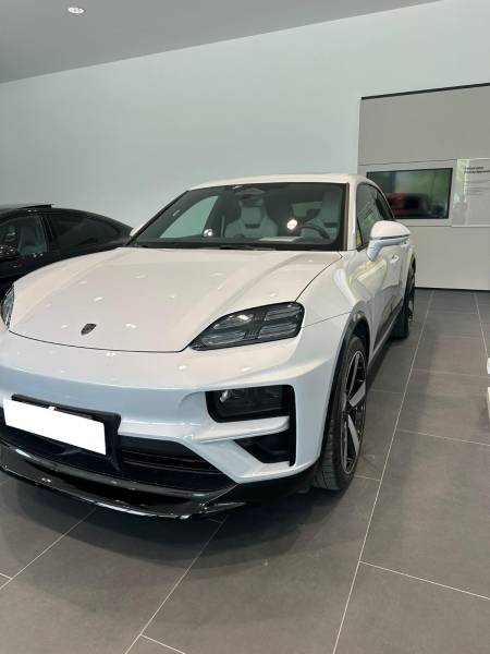 car Porsche Macan id15112 main photo