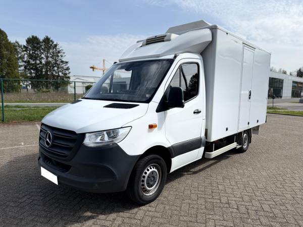 car Mercedes Benz Sprinter id15279 main photo