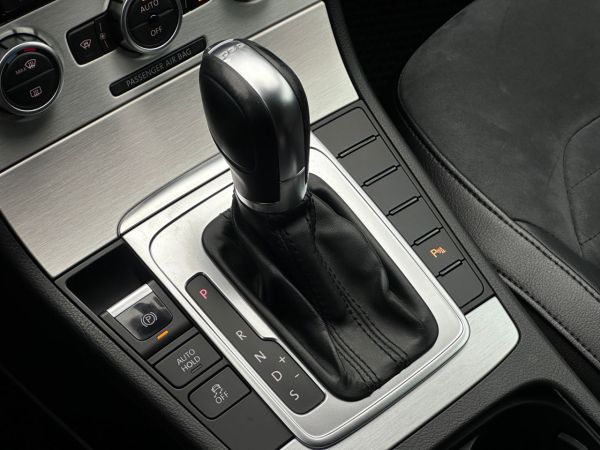 car Volkswagen Passat id13100 photo #13