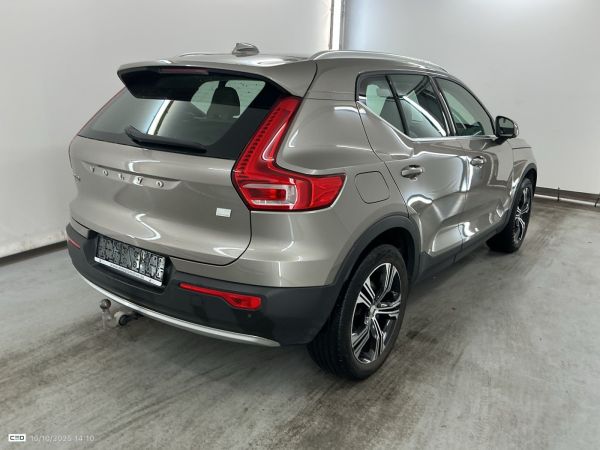 car Volvo XC40 id13219 photo #3