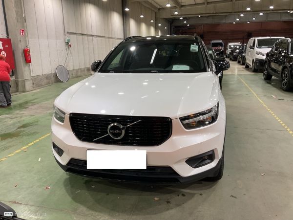 car Volvo XC40 id13228 photo #4