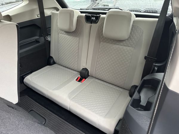 car Volkswagen Tiguan id13272 photo #9