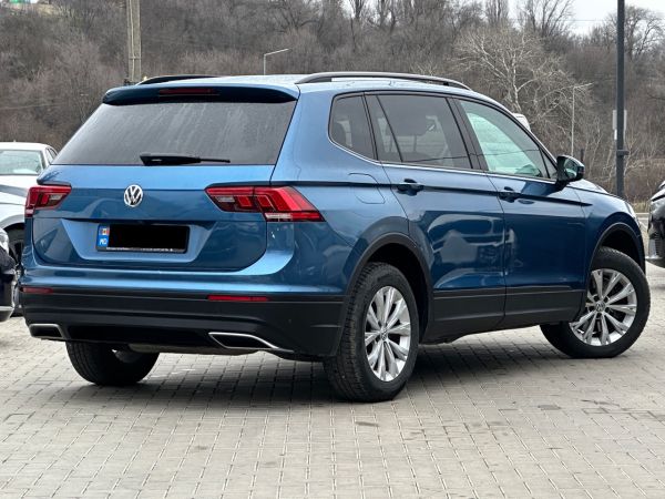 car Volkswagen Tiguan id13272 photo #2