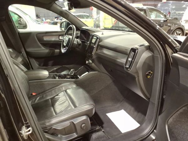 car Volvo XC40 id13385 photo #7