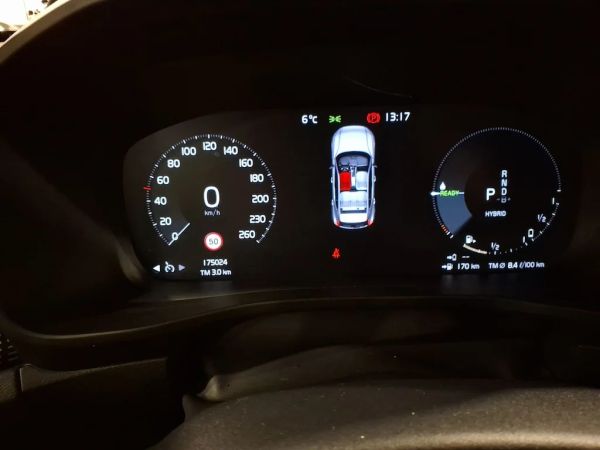 car Volvo XC40 id13385 photo #10