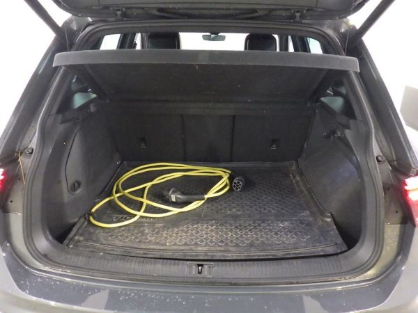 car Volkswagen Tiguan id13472 photo #11
