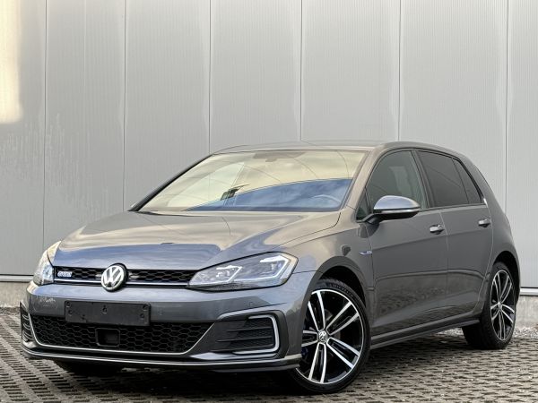 car Volkswagen Golf id13552 main photo