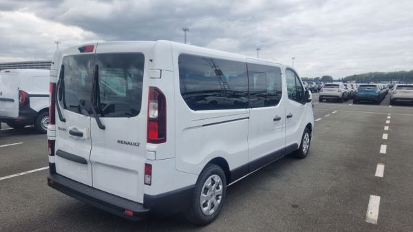 car Renault Trafic id13672 photo #3