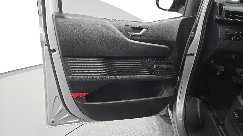 car Hyundai Staria id270233 photo #24