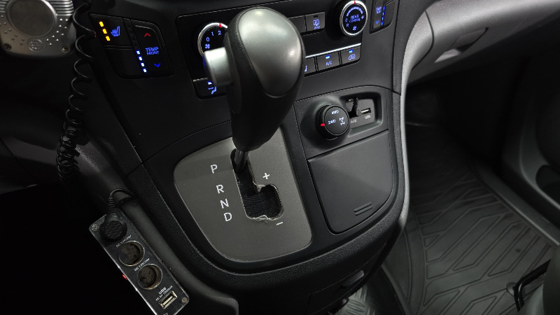 car Hyundai Grand Starex id270950 photo #9