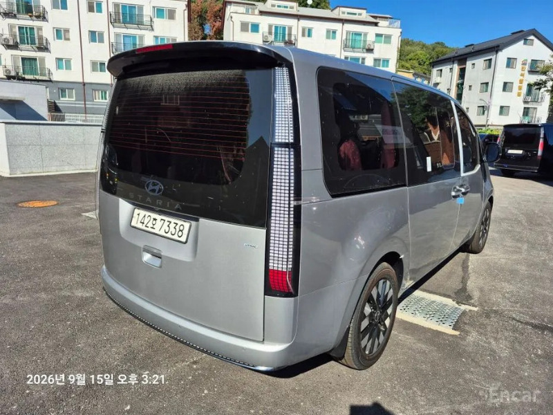 car Hyundai Staria id271158 photo #2