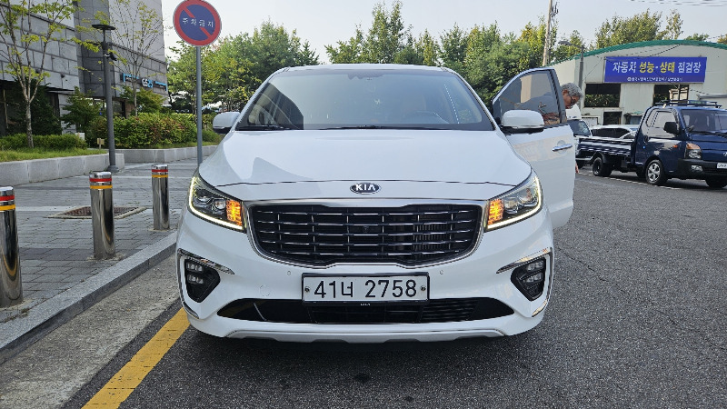 car KIA Carnival id272348 photo #3