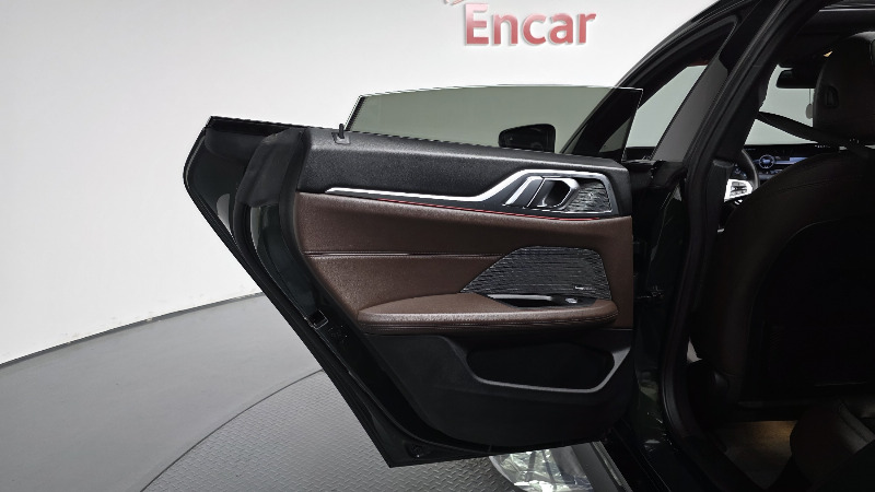 car BMW i4 id275647 photo #25