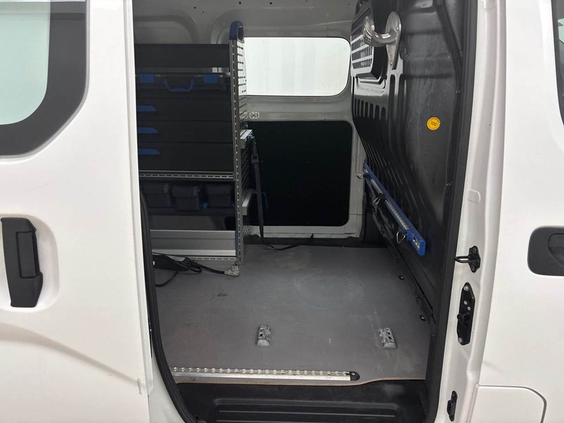car Nissan NV200 id275832 photo #9