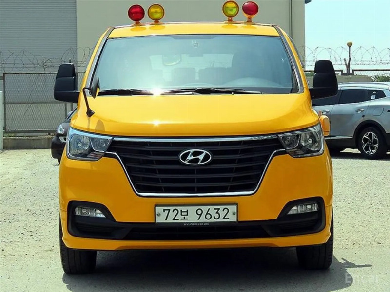 car Hyundai Grand Starex id289403 main photo