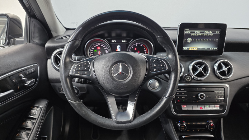 car Mercedes GLA id293835 photo #13