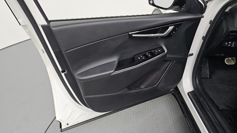 car KIA EV6 id296638 photo #24