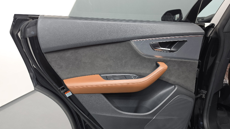 car Audi Q8 id301550 photo #25