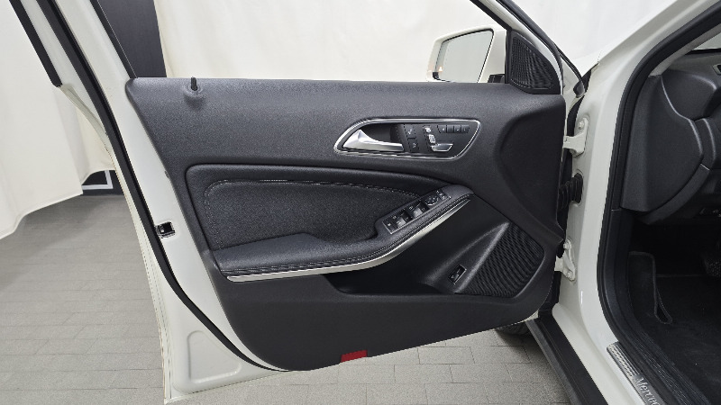 car Mercedes GLA id302737 photo #24