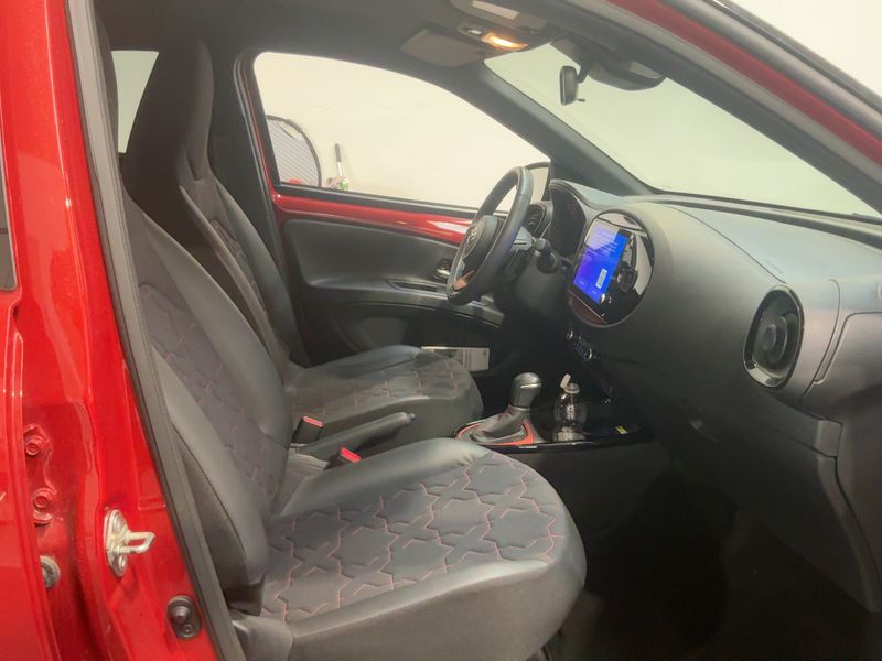 car Toyota Aygo id302738 photo #16