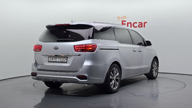 car KIA Carnival id302920 photo #2