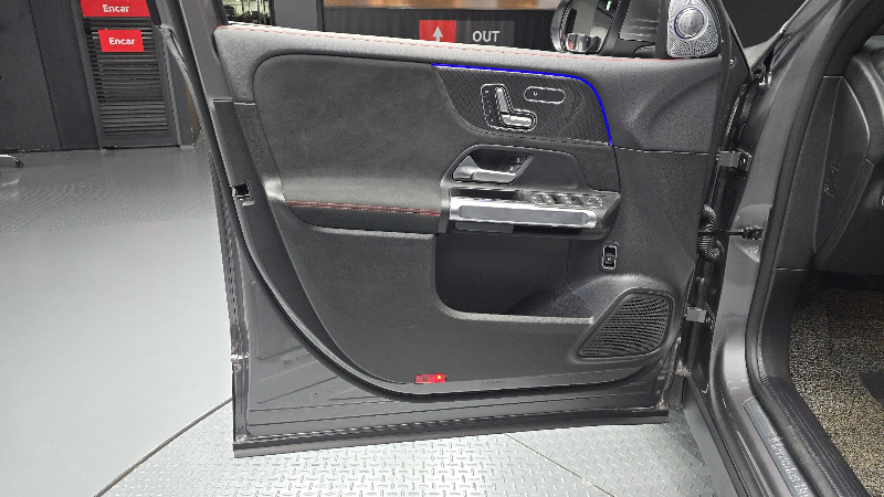 car Mercedes GLB id303128 photo #24