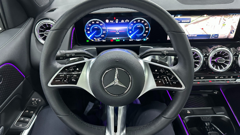 car Mercedes EQB id303143 photo #16