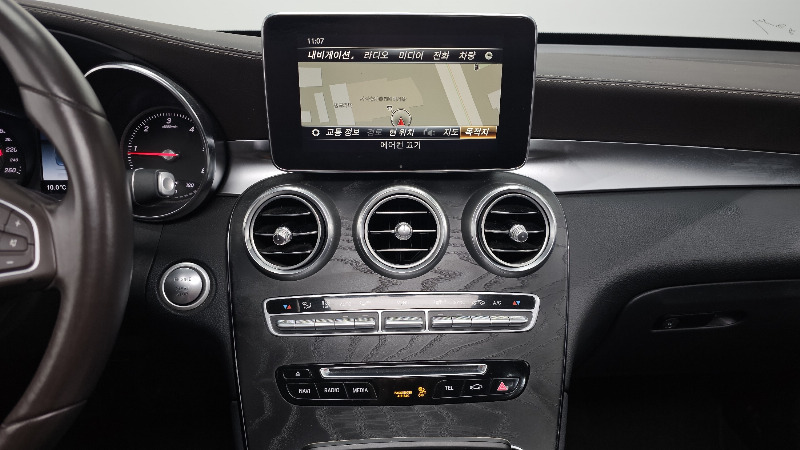 car Mercedes GLC id303291 photo #14