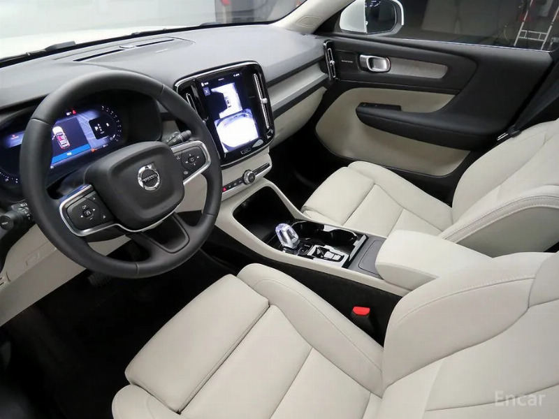 car Volvo XC40 id303421 photo #12