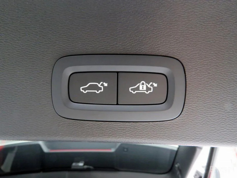 car Volvo XC40 id303421 photo #19