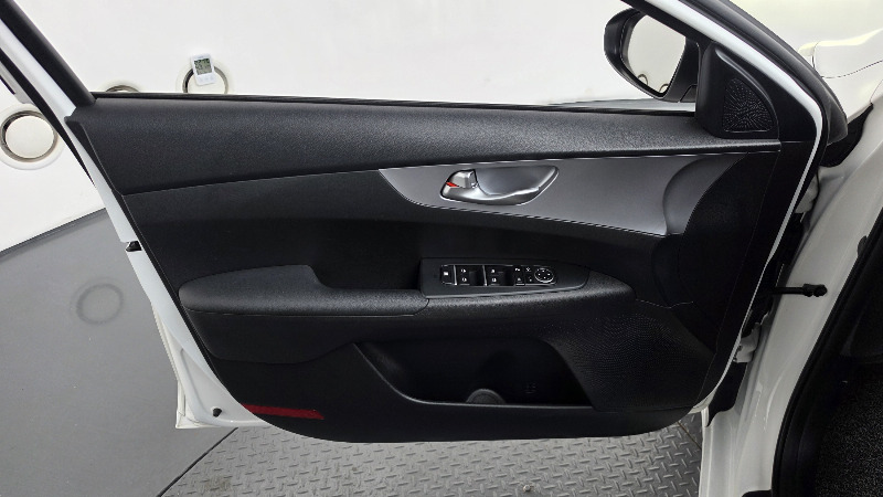 car KIA K3 id307004 photo #24