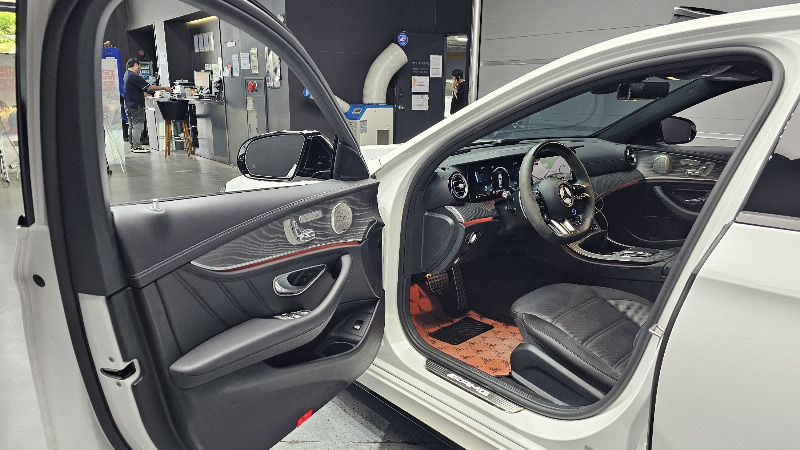 car Mercedes E-Class id307429 photo #12