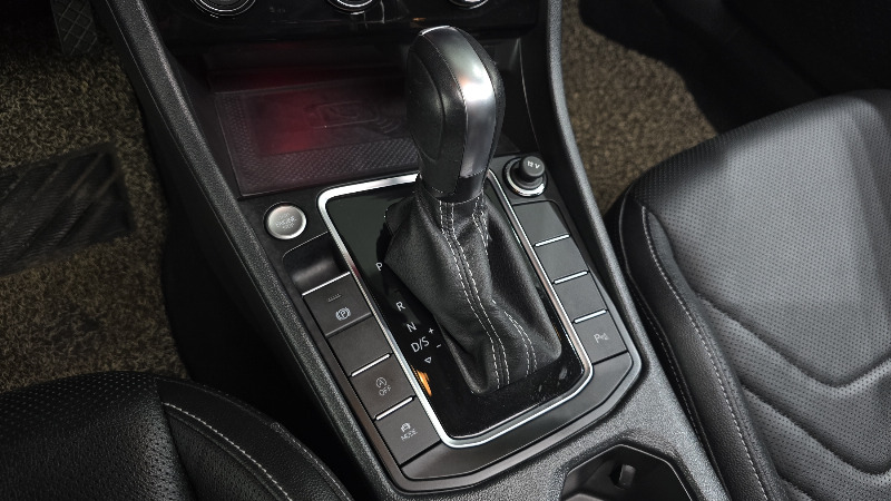 car Volkswagen Jetta id310124 photo #9